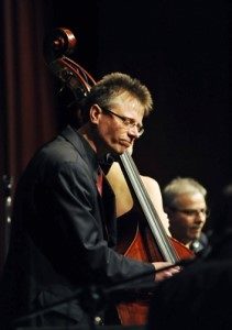 Bass: Jörg Jenner